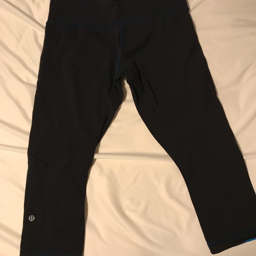 Reversible lululemon crop leggings